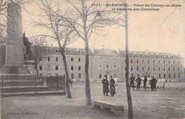 CPA MILITARIAT - Caserne - Saint BRIEUC - Place Du Champ De Mars Et CASERNE DES URSULINES - Kasernen