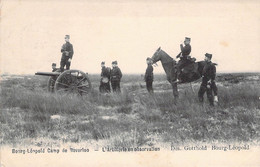 CPA MILITARIAT - CAMP De BEVERLOO - L'Artillerie En Observation - Canon - Barracks