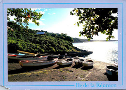 (3 L  28) France - Ile De La Réunion (posted 1993 / Bottom Left Missing) - Reunión