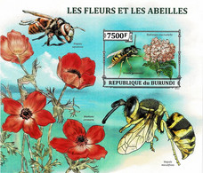 BURUNDI 2013 Mi BL 382B WASPS MINT IMPERFORATED MINIATURE SHEET ** - Blocks & Kleinbögen