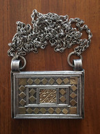 Hirz - Amulette D'argent Bédouine - Boîte Pour Versets Du Coran - Nizwa, Oman - Oriental Art