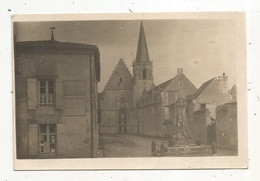 Cp, 86,  LIGUGE , Le Monument Aux Morts Et La Place De L'église , Voyagée - Autres & Non Classés