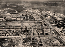 Berre L'étang * Vue Panoramique Aérienne Sur Les Raffineries De Berre * Usine Industrie - Autres & Non Classés