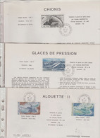 TAAF DOCUMENTS PHILATELIQUES: LOT DE 9  // ANNEE 1981 N° 91/94 PA N°65/70 - Collections, Lots & Series