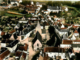 Genillé * Vue Aérienne Sur Le Village Et La Place De L'église - Genillé