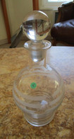 Carafe  Ancienne  En Verre Decors A L'acide  ?  Hauteur 20  Diametre 10 Cm - Other & Unclassified