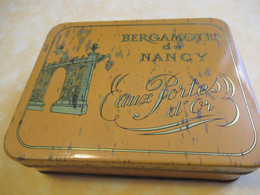 Boite Métallique/ Confiserie/ BERGAMOTES De NANCY / " Aux Portes D'Or" /Vers 1930-1960         BFPP227 - Boîtes