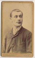 CDV - Portrait D'un Acteur - René TRAITEUR Dédicace Au Dos - Photographie Ancienne - Photographe Pirou Paris - Berühmtheiten