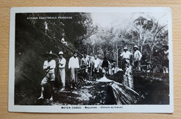 Delcampe - CPA Afrique Equatoriale Française Moyen Congo MAYUMBE Chinois Au Travail - Französisch-Kongo