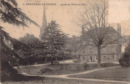 CPA - 85 - FONTENAY LE COMTE - Jardin De L'Hôtel De Ville - Fontenay Le Comte