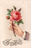 CPA FLEURS - Une Jolie Rose à La Main - Bonne Fête - Flowers