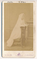 CDV - Portrait Madeleine DE SAINTE MARIE Communiante - Photographe Le Jeune Paris - Photographie Ancienne - Personnes Identifiées