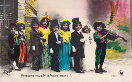 CPA - ENFANTS - Enfants Pièce De Théâtre - Mariage - Viooliniste - Colorisée - Scènes & Paysages