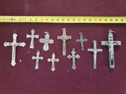 Lot De 10 Pendentifs Croix Anciennes Argent Et Argente - Hangers