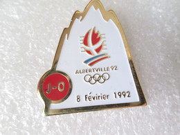 PIN'S    JEUX OLYMPIQUES ALBERTVILLE 92  8 FEVRIER  J - 0  Fevrier Ecrit Fevirier - Jeux Olympiques