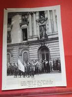 Guerre De 1939/45 - Troyes Photo En 1944 - Le Préfet M. Petitbon Proclame La IV République - Photo De G. LUTET - N 55 - Guerra, Militares