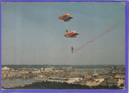 Carte Postale N° 263. Parachutisme Années1975/85 - Les Circaètes  Très Beau Plan - Parachutisme