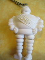 Bonhomme MICHELIN En Plastique Avec Attache Cordelette / Pour Cabine De Camion/ Vers 1960-1980        AC186 - Trucks