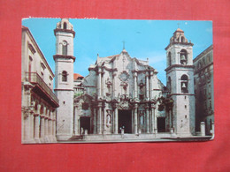 Catederal.   Havana   Cuba >  Has  2  Stamp & Cancel.  ref 5815 - Cuba