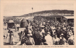 CPA - 14 - DEAUVILLE - La Plage Fleurie - Les Planches Et Le Bar Du Soleil - LL - Animée - Deauville