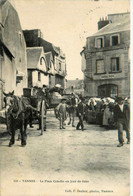 Vannes * La Place Cabello Un Jour De Foire Marché * Débit De Tabac Tabacs CAVEAU * Attelage - Vannes