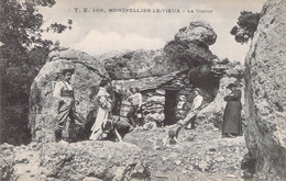 CPA - 34 - MONTPELLIER Le Vieux - La Citerne - Costume - Prêtre - Montpellier