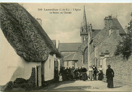 Lanvollon * Rue Et Vue Sur L'église * La Maison En Chaume * Coiffe - Lanvollon