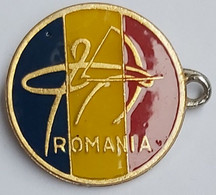 Romania Archery Federation Association Union Shooting Bow And Arrow  PINS A10/10 - Archery