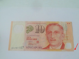 RARE !!!  Singapore $10 Dollars Portrait Series Very Lucky Repeater Number Banknote 2HJ701107 (#198)  AU - Singapore
