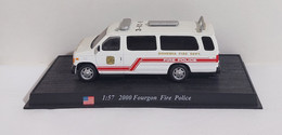 I108794 Ixo Hachette 1/57 - POMPIERS - USA 2000 Fourgon Fire Police - Camions, Bus Et Construction