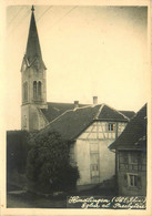 Hindlingen * Carte Photo * Le Presbytère Du Village Et L'église - Andere & Zonder Classificatie