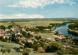 St Pierre Du Vauvray * Vue Générale Du Village Et La Seine * Ligne Chemin De Fer - Autres & Non Classés