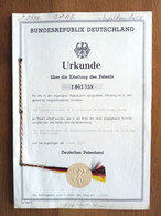 ALLEMAGNE BREVET D'INVENTION CNRS " CENTRE NATIONAL DE LA RECHERCHE SCIENTIFIQUE " 1957 2 PAGES 300MMX210MM - Diplômes & Bulletins Scolaires