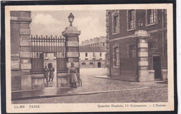 75 - Paris - Quartier Dupleix. 11e Cuirassiers - L'entrée - Arrondissement: 15