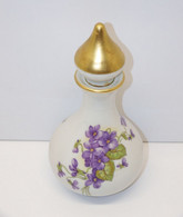 *JOLI FLACON PORCELAINE De LIMOGES Décor De VIOLETTES Avec Son Bouchon Doré  E - Limoges (FRA)