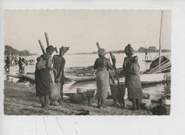 Afrique Occidentale Française, Préparation Du Repas Au Bord Du Niger - Femmes Bateau Pêche (cp Vierge N°94 Carnaud) - Niger