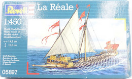 Vintage MODEL KIT : Revell La Réale SEALED NOS, Scale 1/450 - Figurines