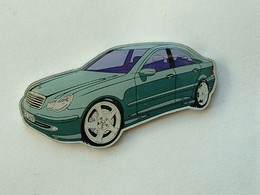 Pin's MERCEDES C320 - Mercedes