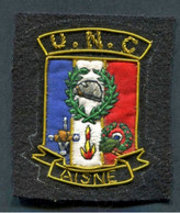 WW2 - WWII - Bel écusson "U.N.C. / Aisne" Union Nationale Des Combattants - VILLERS-COTTERETS - WWI - WW1 - Ecussons Tissu