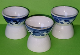 Lot 3 Anciens COQUETIERS - Faience - Motif Floral Bleu - Vers 1950 - Coquetiers