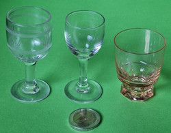 Lot 3 Anciens Petits VERRES - 2 Verres Blancs Et 1 Verre Rosé - Etat D'usage (voir Description) -  Années 1900 / 1950 - Bicchieri