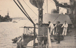 AK Marine Militaire Francaise - Manoeuvre Des Embarcations - Ca. 1915  (61615) - Guerra