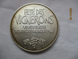 Suisse: Médaille Commémorative  Fête Des Vignerons 1977 - Profesionales / De Sociedad