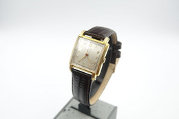 Watches : OLMA TANK WITH NEW BAND - Original - Swiss Made - Running - Excelent Condition - Moderne Uhren