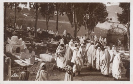 Real Photo  Algeria El Kettar Cemetery  Vealed Women Visiting - Africa