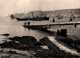 Le Conquet * Le Bateau D'ouessant Et La Pointe De Kermorvan * Navire Vapeur - Le Conquet