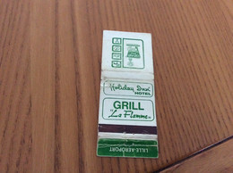 Pochette D'allumettes SEITA "Holiday Inn - GRILL La Flamme LILLE AEROPORT (59) " - Boites D'allumettes