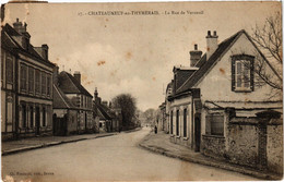 CPA CHATEAUNEUF-en-THYMERAIS - La Rue De Verneuil (200075) - Châteauneuf