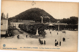 CPA BRUYERES-en-VOSGES - La Place Stanislas Et Le Mont Avison (184911) - Bruyeres