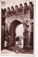 MAROC - TANGER - CARTOLINA FP SPEDITA NEL 1932 - PORTE DU GRAND SOCCO - ANIMATA - Tanger